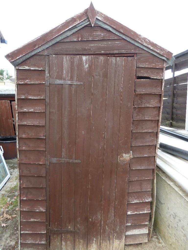 6 x 4 ft wooden shed. needs some TLC in Clacton-on-Sea 