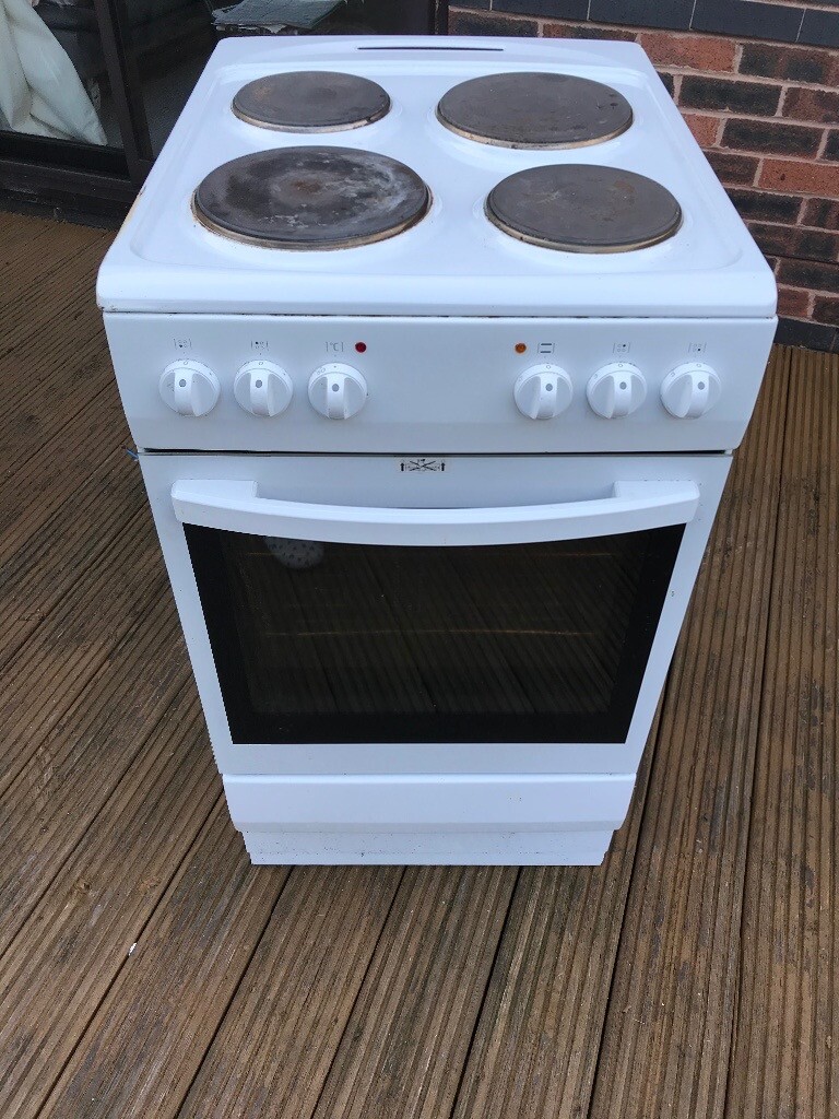 White electric cooker in Carlton, Nottinghamshire Gumtree