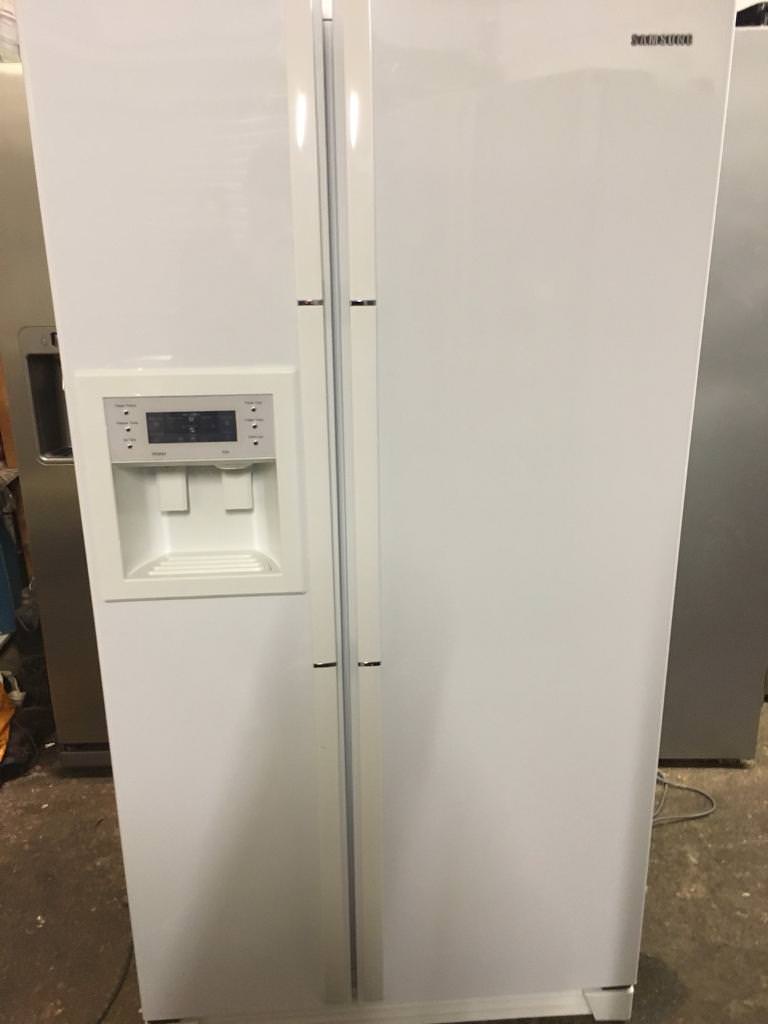 Samsung white American fridge freezer in Loughborough, Leicestershire