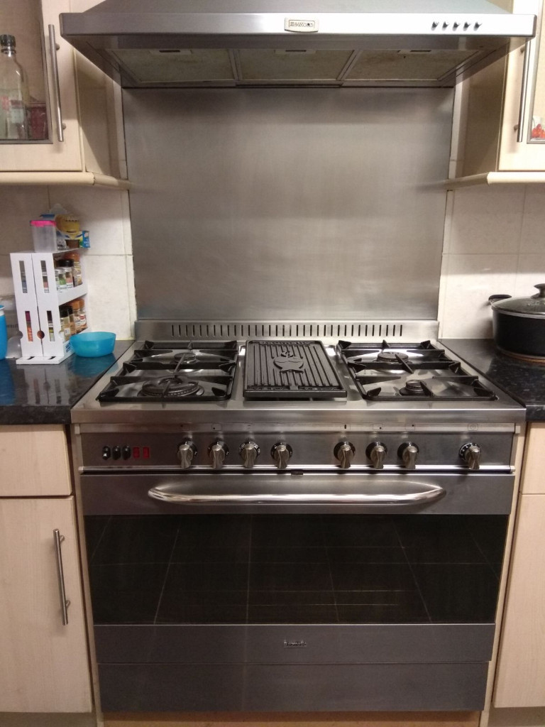 Baumatic dual fuel range cooker with 5 burners (can also give hood