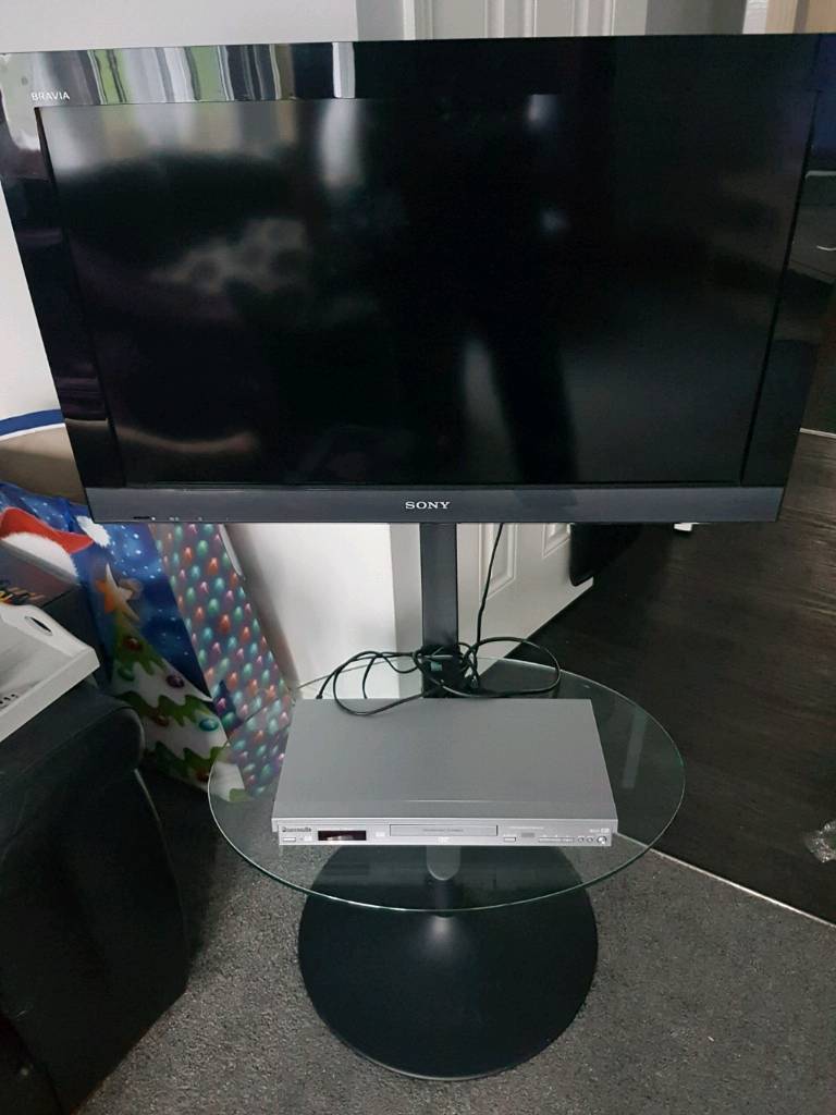 Sony Bravia 32 inch tv including stand in Hull, East Yorkshire Gumtree
