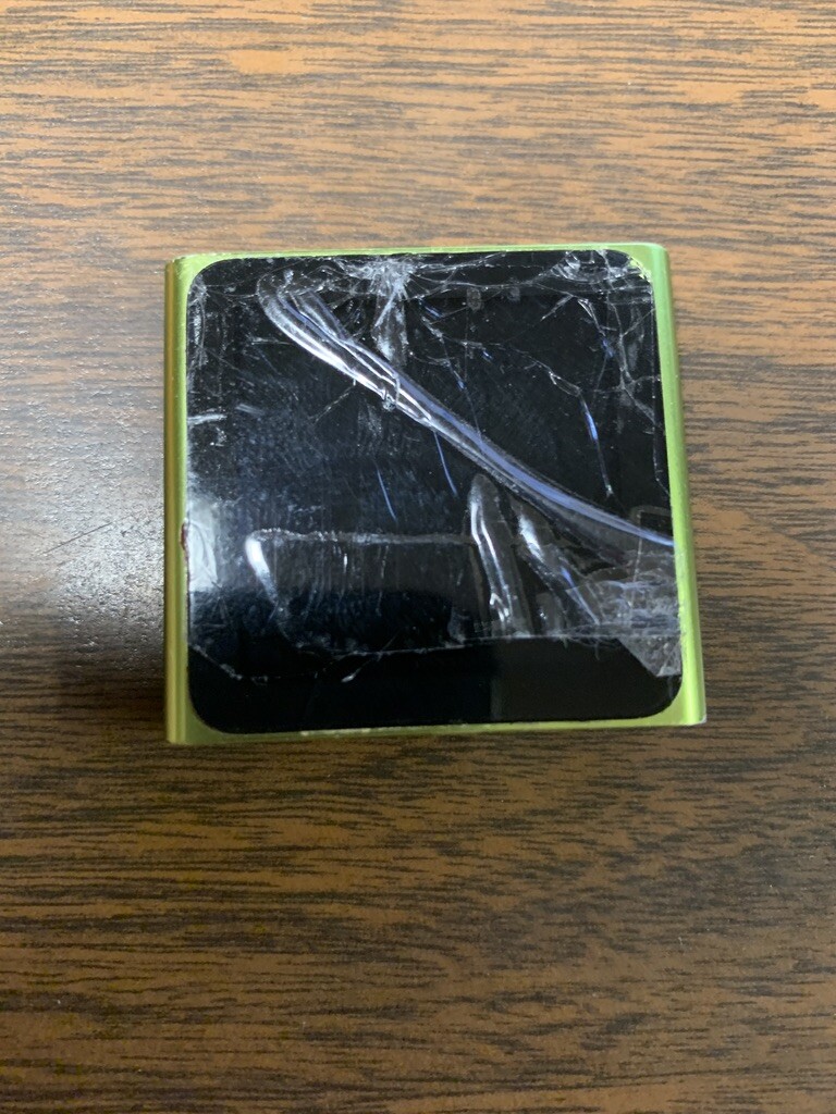 Apple iPod nano 6th Generation Green (8 GB) Cracked Screen - Works