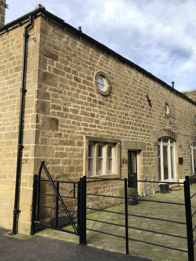 2 bedroom house in Burley Court, Ilkley in Burley in Wharfedale, West