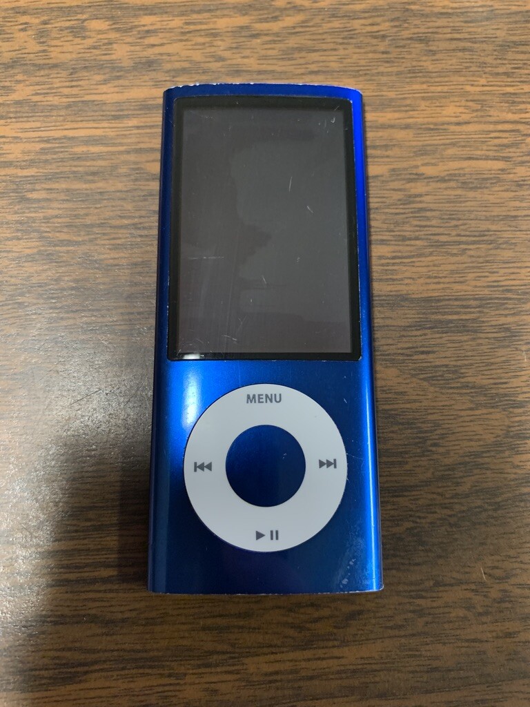 Apple iPod nano 5th Generation Blue (16 GB) Cracked LCD