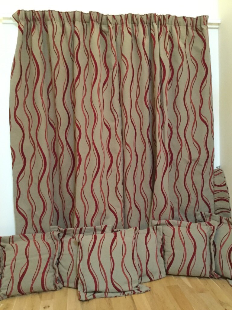 Curtain and matching cushion covers in Cupar, Fife Gumtree
