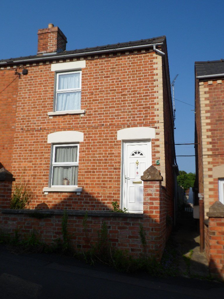 Semidetached Two Bedroom House to rent in Cashes Green, Stroud in