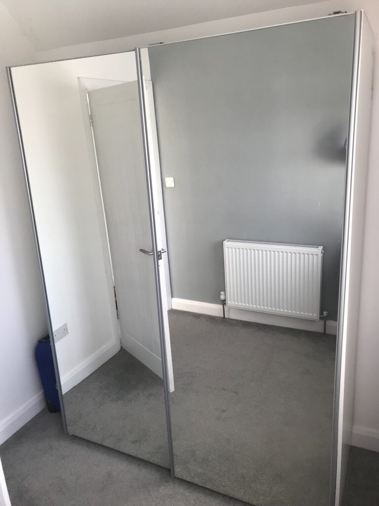Large Sliding Doors Mirrored Wardrobe In Carlton Nottinghamshire