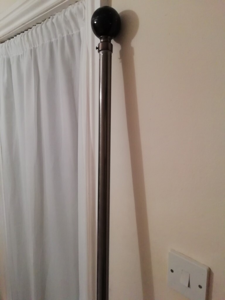 2 Extending Metal Curtain Poles in Paignton Devon $ 86 JPG