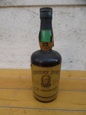 Century Port wine liquor vino 1945