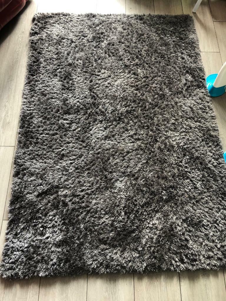 Grey shimmer rug in Tillicoultry, Clackmannanshire Gumtree