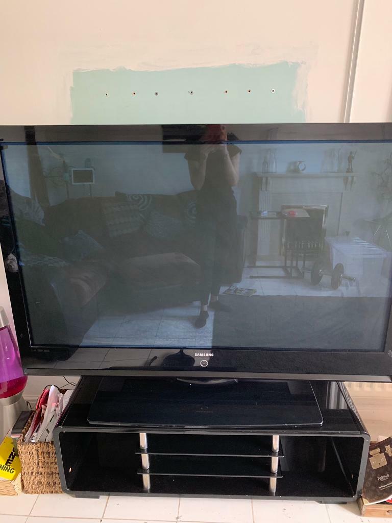 70 inch Samsung tv with stand in Nuneaton, Warwickshire Gumtree