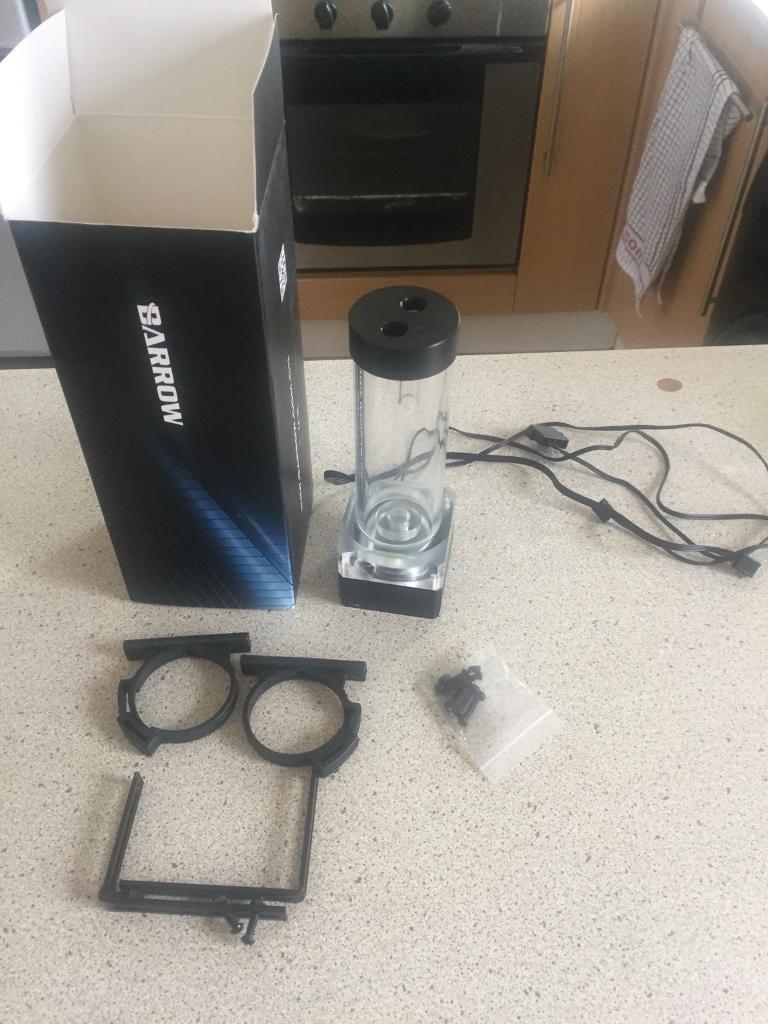 Barrow water cooling rgb pump reservoir combo in Blackwood