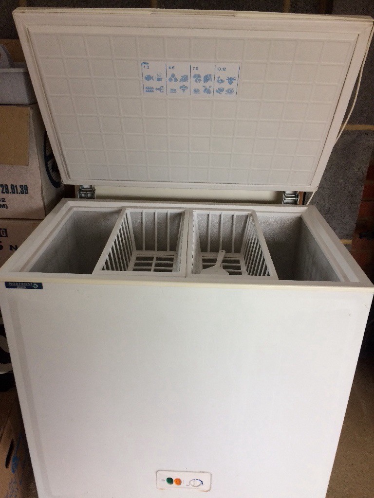 Chest Freezer 170l Suitable for Garage in Buckingham, Buckinghamshire