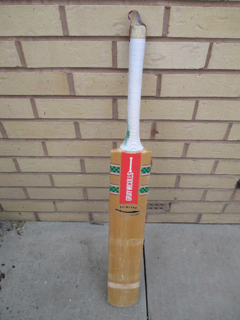 GrayNicolls Scimitar Power Zone Cricket Bat in Docklands, London