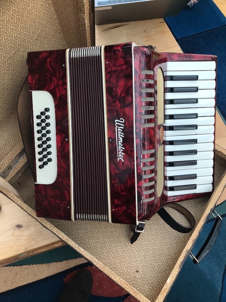 Weltmeister Accordion in Excellent Condition in Stirling Gumtree