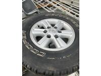 Toyota hilux wheels & tyres 255. 70r 15