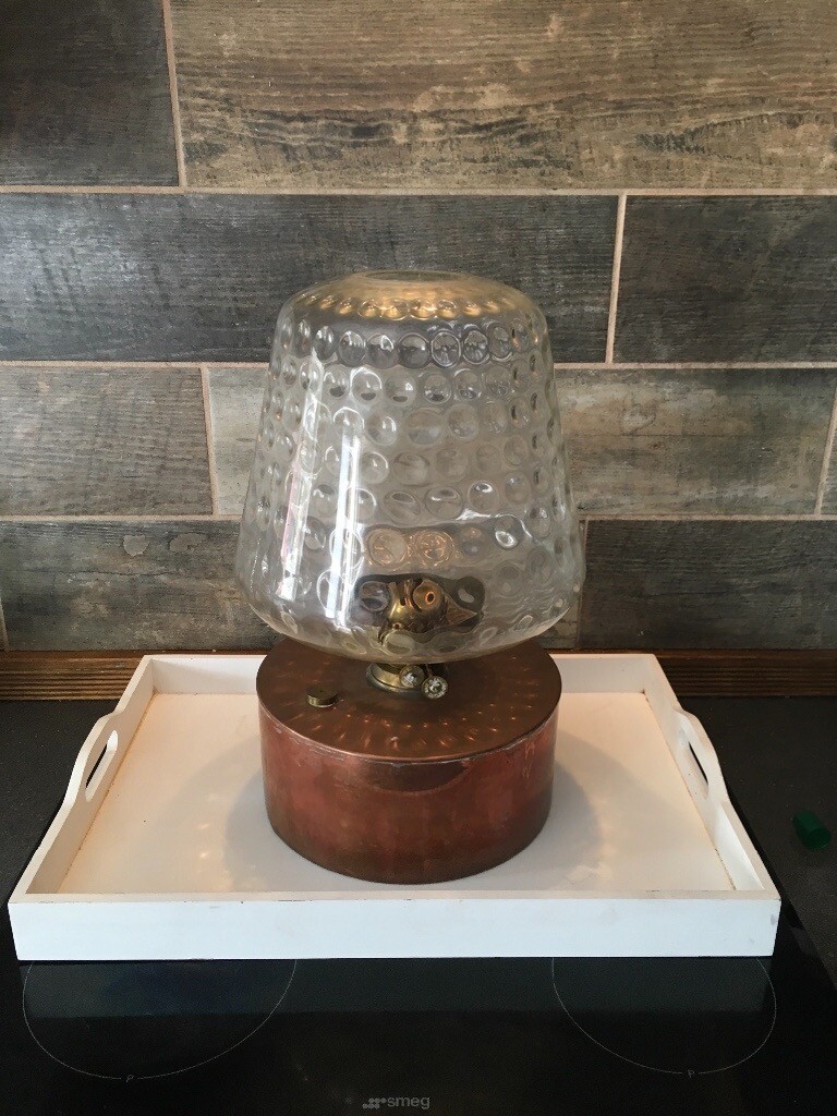 LARGE HUGE VINTAGE OIL BURNING LAMP WITH COPPER BASE in Pontypridd