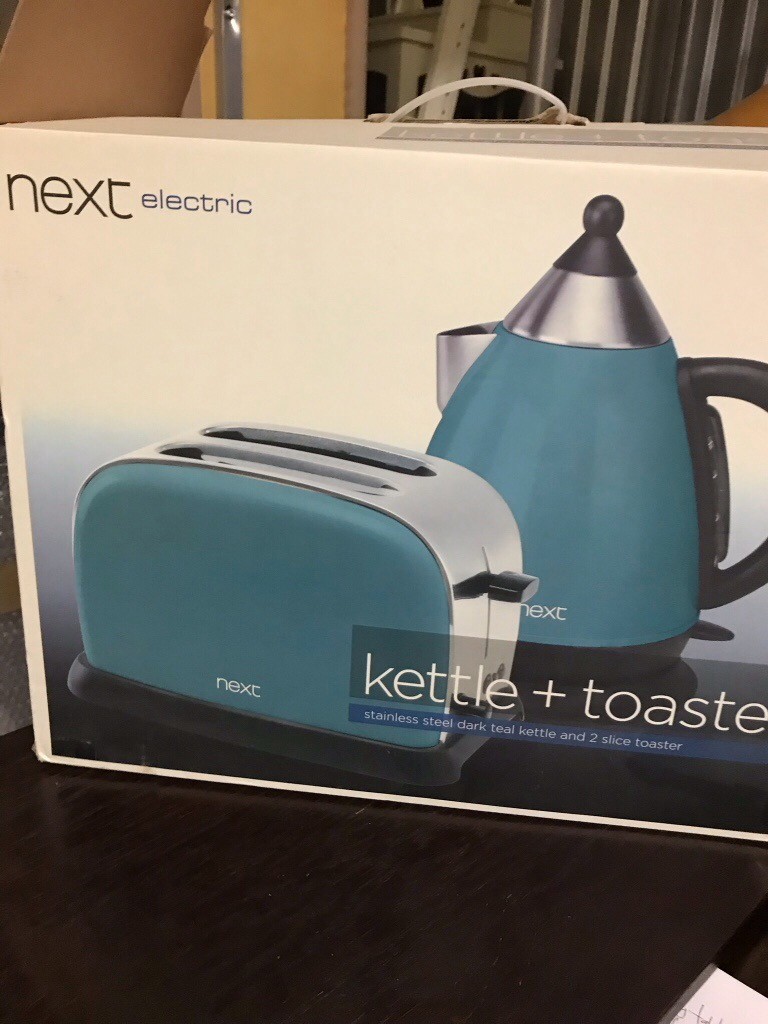 Dinner set with matching kettle and toaster in Cheltenham