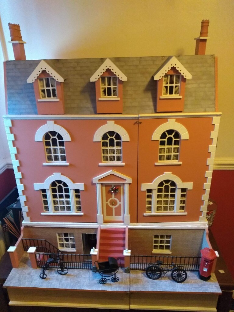 Collectors Victorian style dolls house in Scunthorpe, Lincolnshire