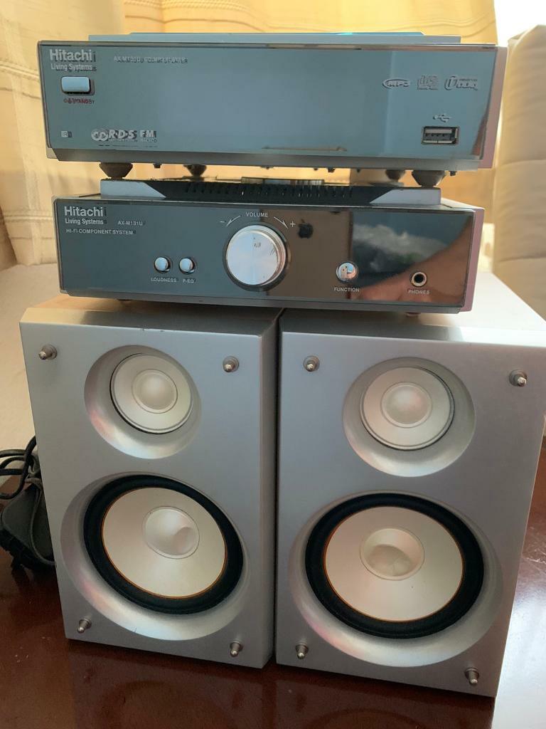 HITACHI CD PLAYER & AMPLIFIER and SPEAKERS in Caversham, Berkshire