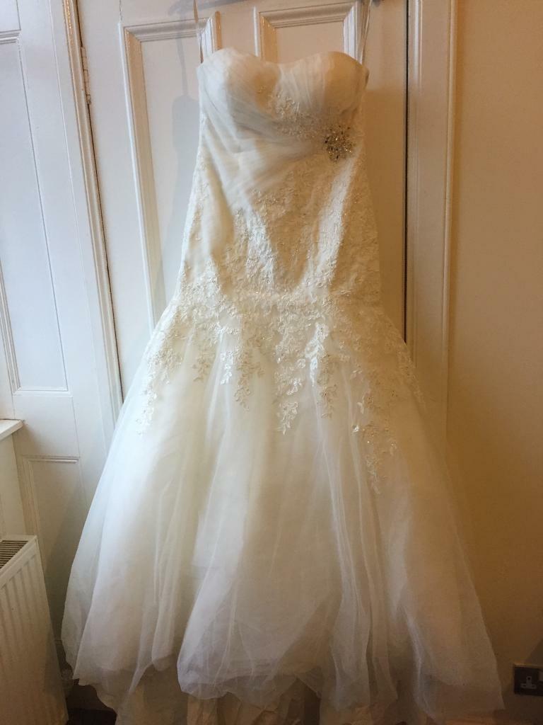 Wed2Be wedding dress approx size 12/14/16 plus & hooped underskirt & in Kilbirnie, North