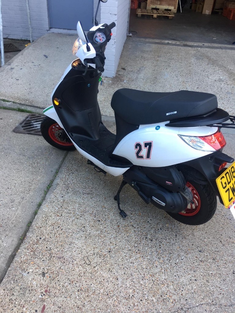 ZNEN ZN 50 QTM MOPED *ALMOST BRAND NEW* in Sheerness, Kent Gumtree