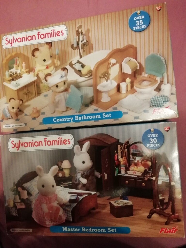 Sylvanian families country bathroom set and master bedroom set in