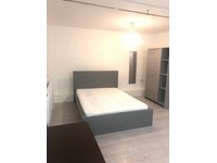 Studio Flat to rent in East Acton. DSS applicants accepted. £1100 pcm. Brand NEW. Including Bills.