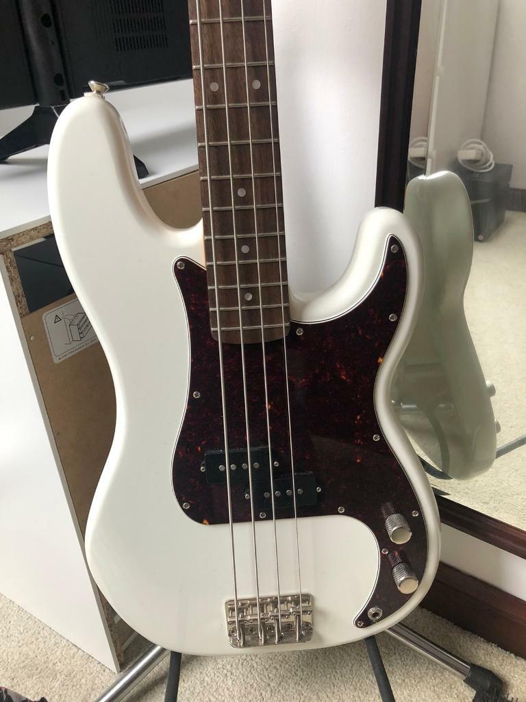 Fender Squier Precision Bass Guitar, excellent condition. in