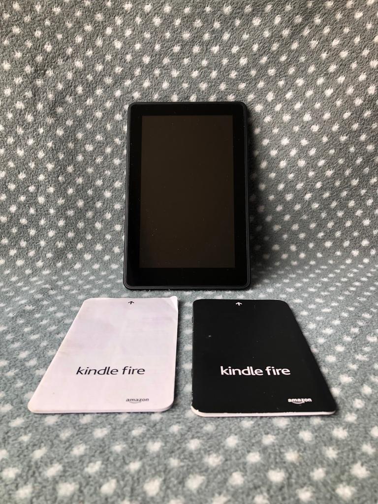 Amazon Kindle Fire 1st Gen 7” Inch Tablet EReader 8GB WiFi D01400 in