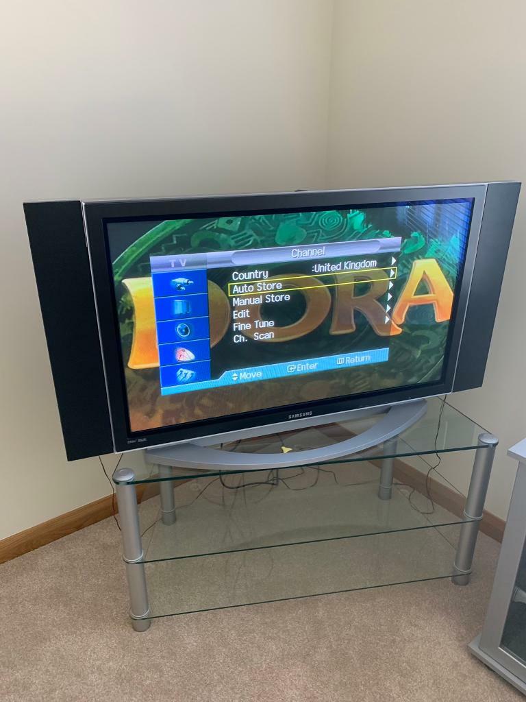 40in tv with stand or sold separately in Motherwell, North