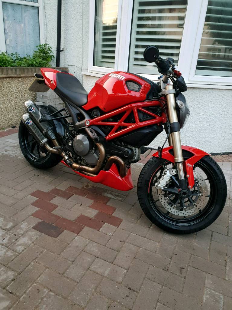 Ducati Monster 1100 Evo (Traction control and ABS)