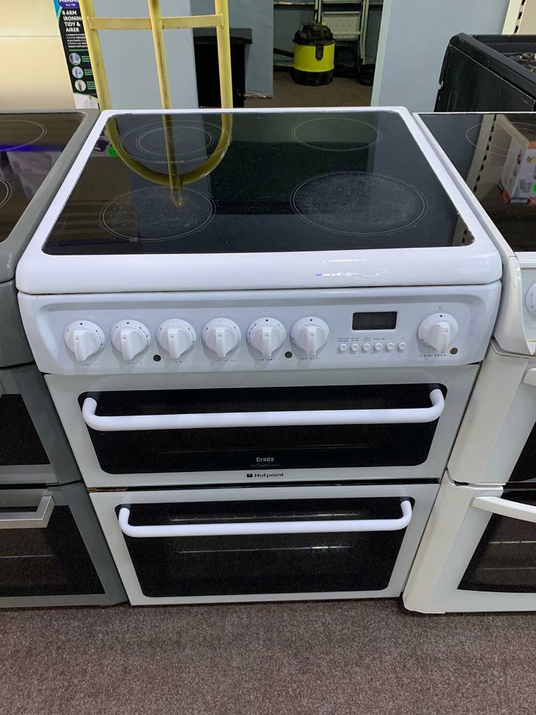 Hotpoint white good looking 60cm electric cooker with oven grill in