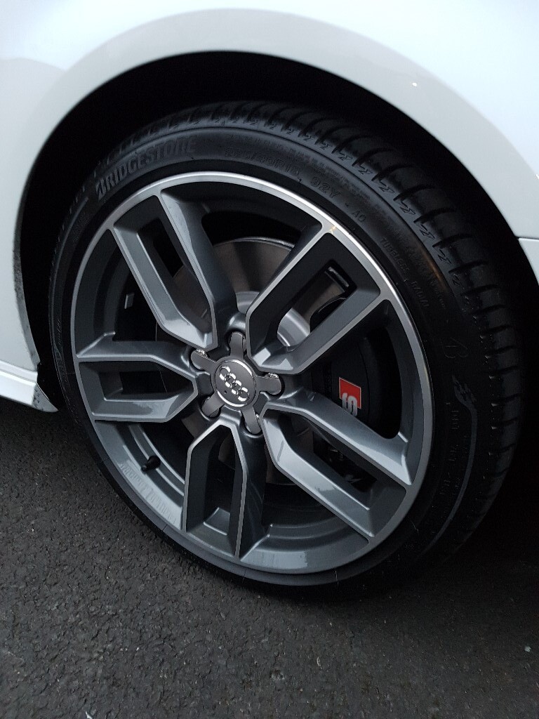 18" AUDI DIAMOND CUT ALLOYS + BRIDGSTONE TURANZA TYRES in Newcastle