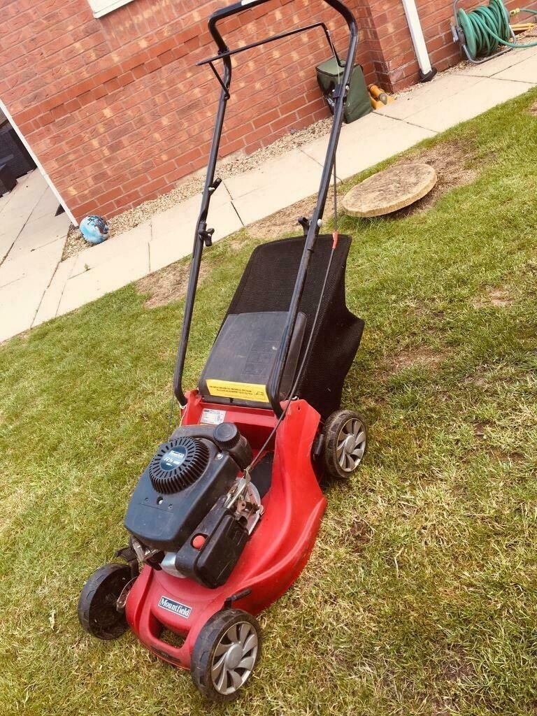 Mountfield HP414 self propelled petrol lawnmower (with bottle of engine