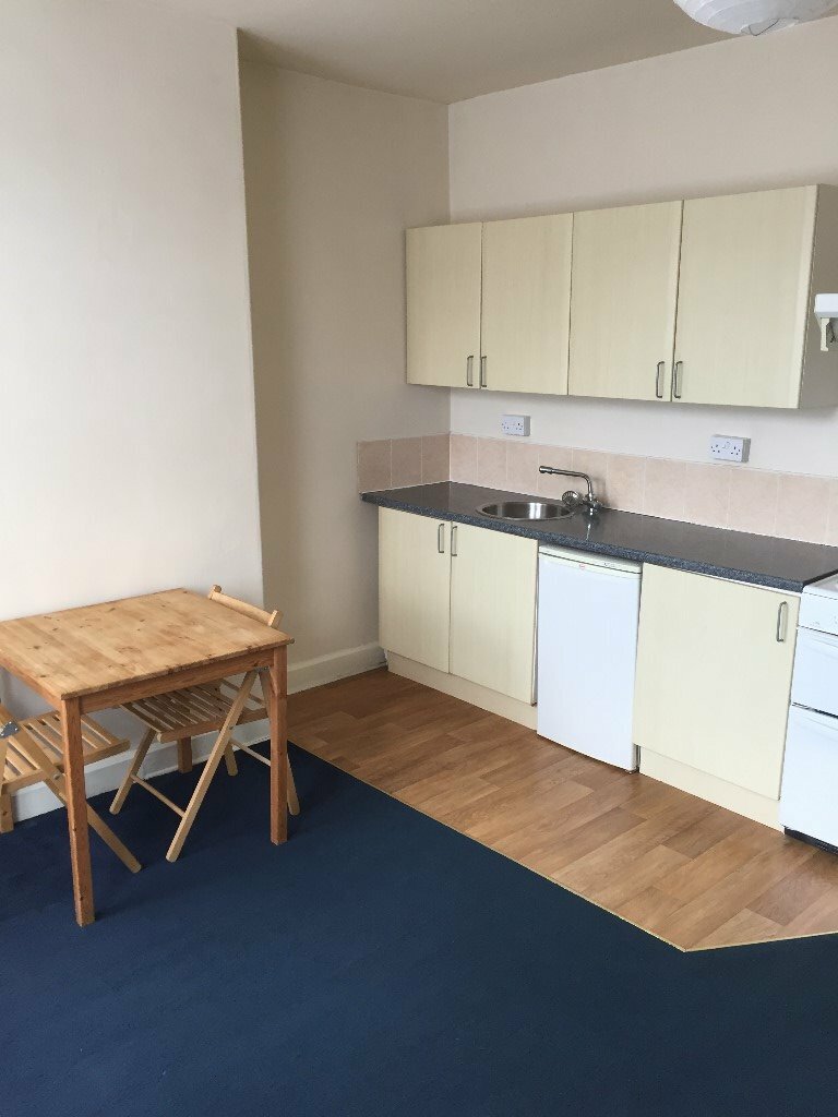 Large one bed flat in Bramley, West Yorkshire Gumtree