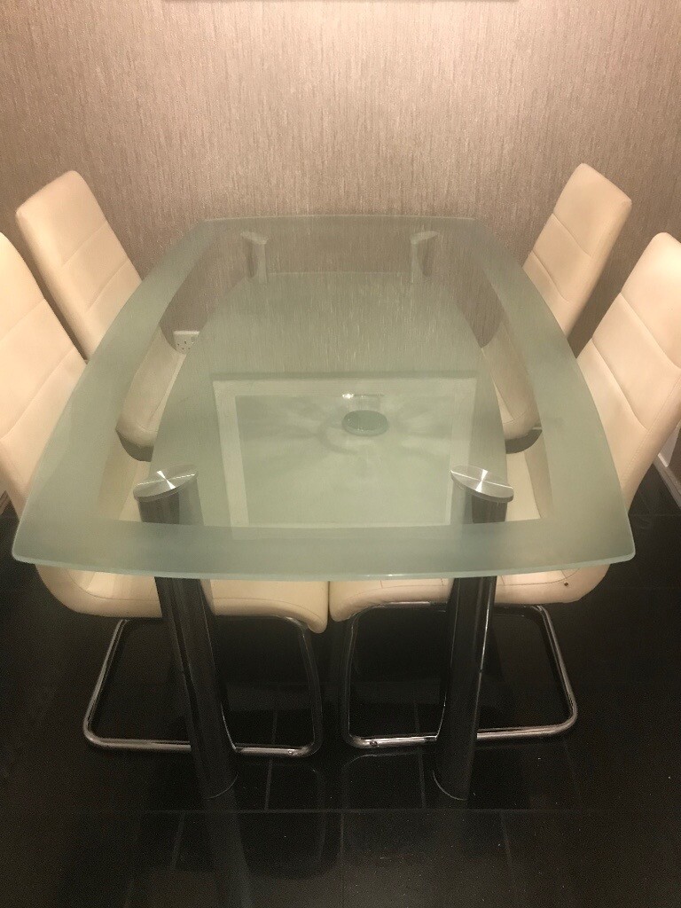 Dining Room Table And 4 Chairs In Chatham Kent Gumtree