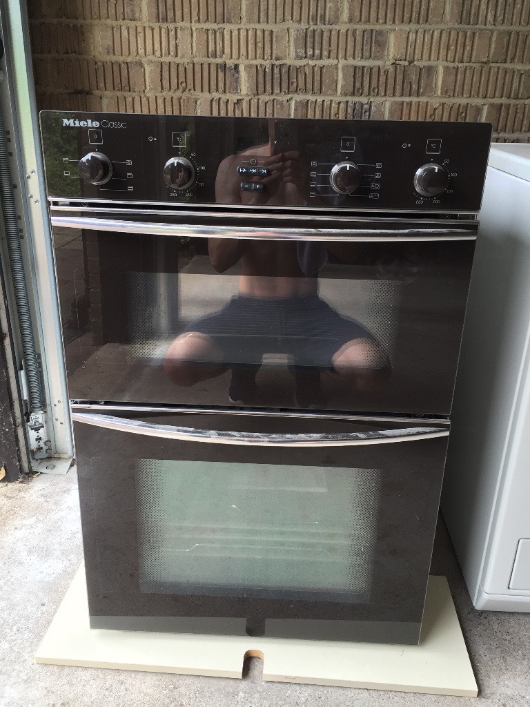 MIELE CLASSIC ELECTRIC OVEN WITH ELECTRIC HOB & GAS HOB in Newcastle