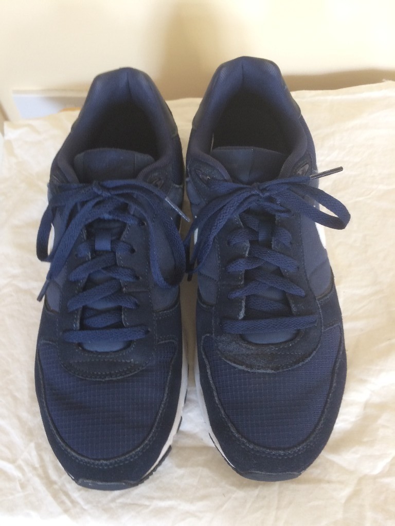 mens nike trainers size 9