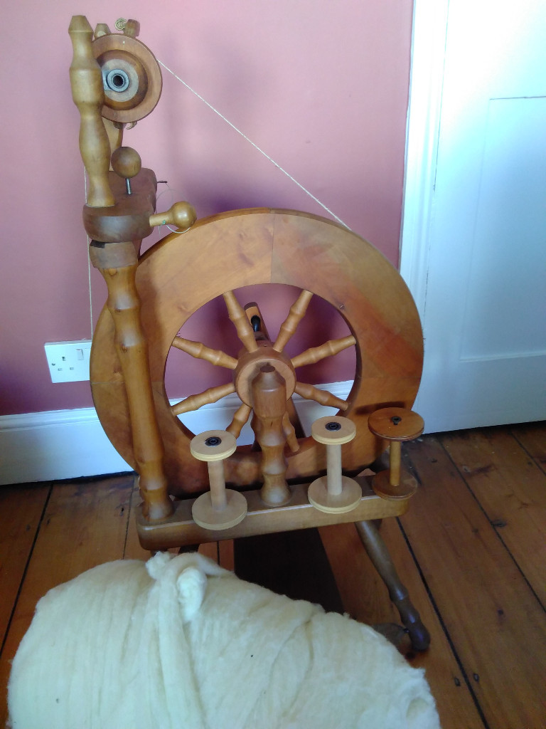 Ashford Traveler Spinning Wheel +1kg wool rovings in