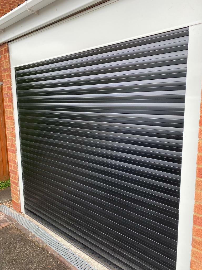Electric Roller Garage Door 77m lath almost new in Coventry, West