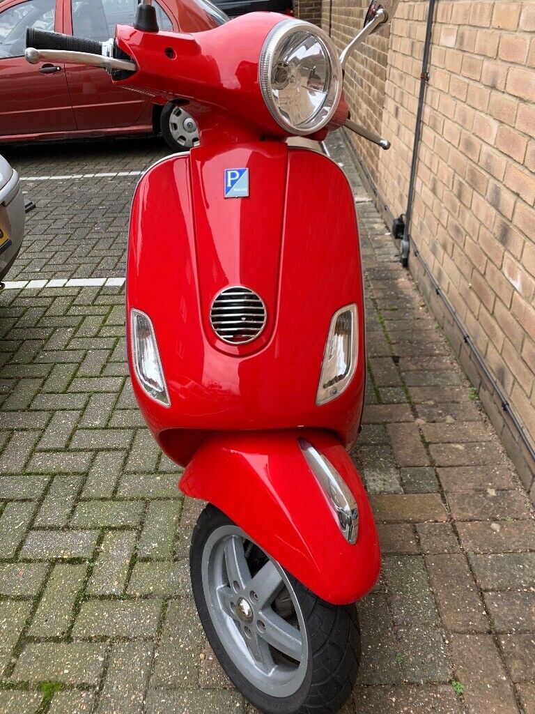  Vespa 50cc  2 stroke moped scooter in Victoria Park 