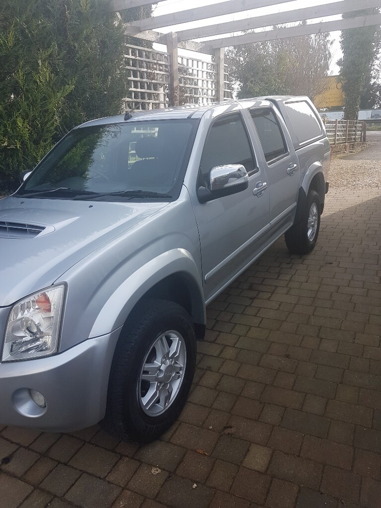 Isuzu Rodeo Denver Pickup 3.0 TD Automatic Diesel with rear canopy