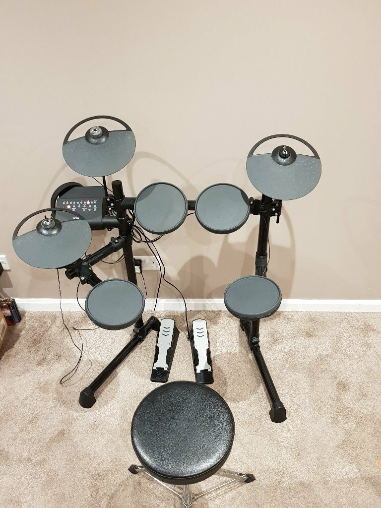 YAMAHA DTX400K ELECTRONIC DRUM KIT (REDUCED PRICE) in Dunfermline