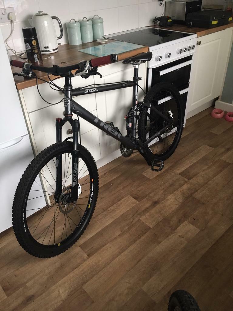 TREK FUEL 80 SL Full SUSPENSION MOUNTAIN BIKE. in Bolton, Manchester