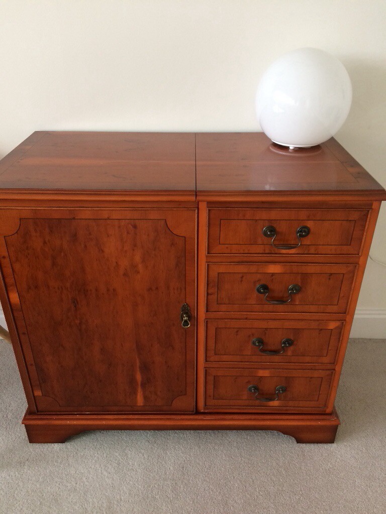 Reproduction Yew Tv Matttroy