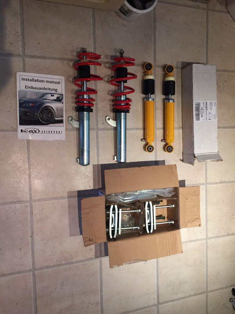 VW Caddy MK3 VMAXX Suspension Lowering Kit 50mm Strut. 40mm drop. Rear