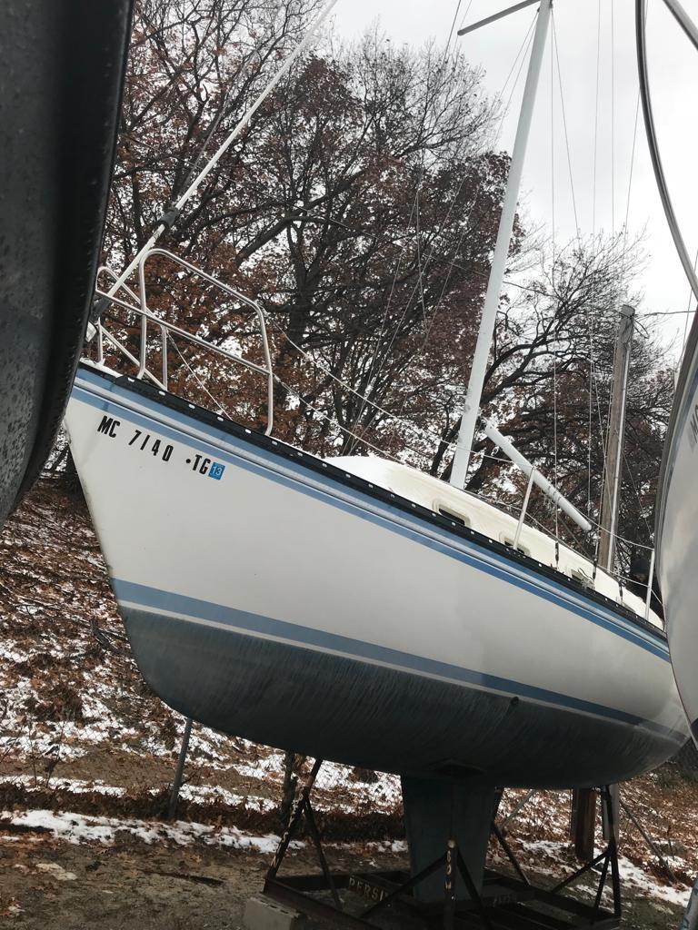 1984 Hunter 27' Sailboat - Michigan