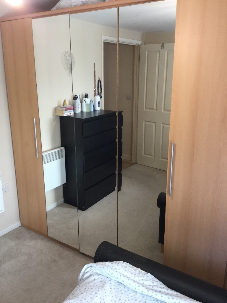 Large Double Wardrobe In Hitchin Hertfordshire Gumtree