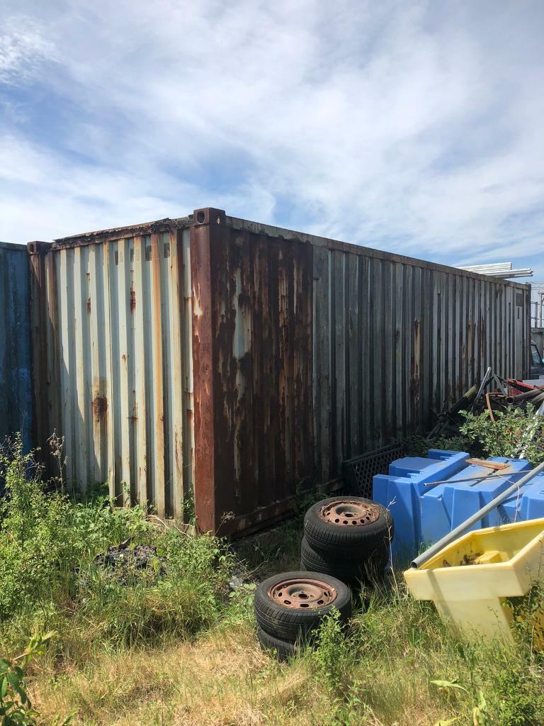 30ft SHIPPING CONTAINER IDEAL STORAGE SHED ANIMAL SHELTER in